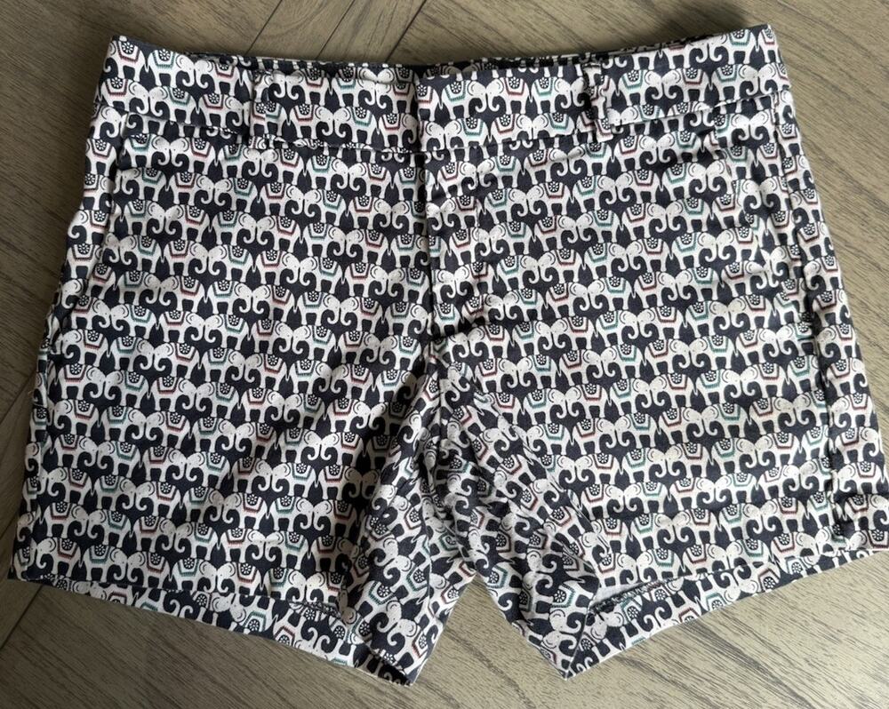 Banana Republic Women’s Elephant Print Shorts Flat Front White/Navy Size 6